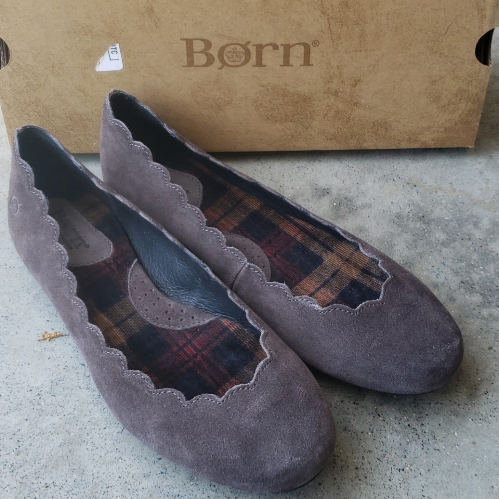 Born Scalloped edge flat
